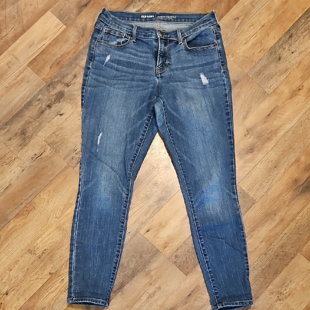 👖Old Navy Curvy Profile Distressed Jeans